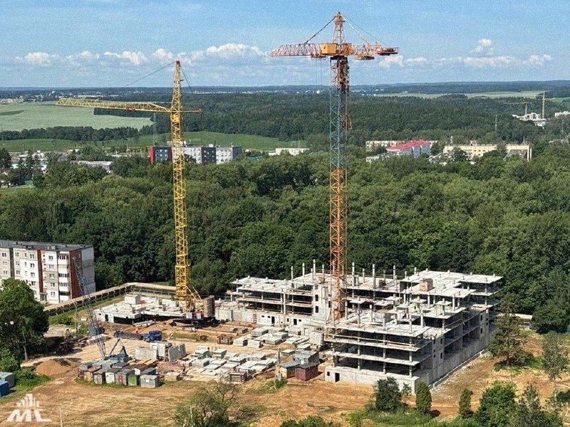 У Каменной Горки выставили 30 однушек с обязательным машино-местом