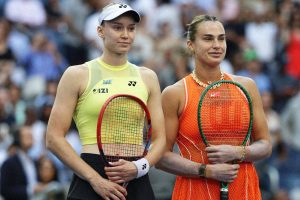 Соболенко проиграла Рыбакиной в финале US Open и сломала ракетку от злости